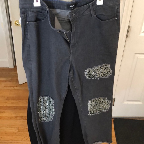 DKNY Donna Karen gray stretch cropped denim w/ sequin detail matching top - Picture 7 of 12